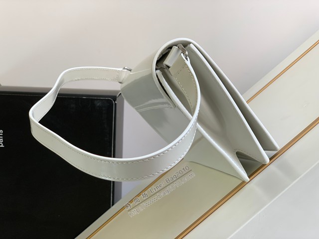 Celine專櫃2022新款TRAPEZE TRIOMPHE亮澤牛皮革手袋 賽琳凱旋門腋下包 sldj2346
